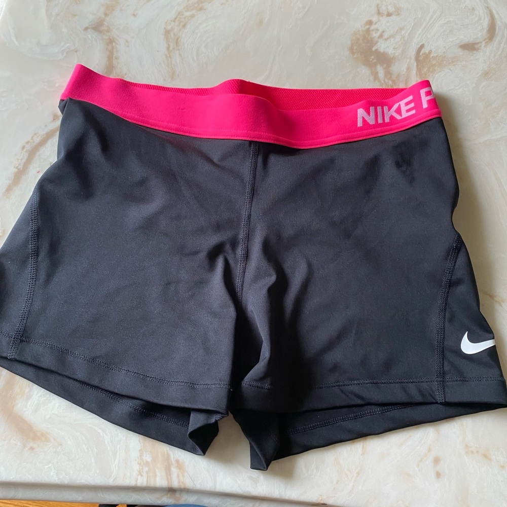 Nike Pro shorts 3’ Large